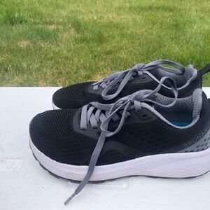 Bronx Women’s Black and Gray Running Shoes Size 8